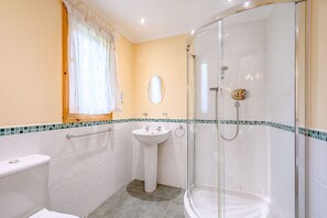 Shower - Rainbow Lodge, Dundee (Fowlis)