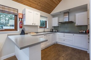 Dishwasher - Raeburn Premier Spa, Dundee (Fowlis)