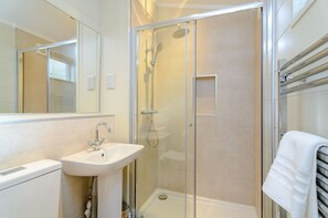 Shower - The Folkesworth, Wansford (Wansford)