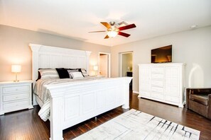 4 bedrooms, iron/ironing board, free WiFi, bed sheets - Immaculate Home Near Old Town Scottsdale and ASU! 5 Bdrms and Heated Pool! (Scottsdale)