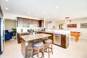 Fridge, microwave, oven, stovetop - Immaculate Home Near Old Town Scottsdale and ASU! 5 Bdrms and Heated Pool! (Scottsdale)