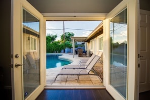Outdoor pool - Immaculate Home Near Old Town Scottsdale and ASU! 5 Bdrms and Heated Pool! (Scottsdale)