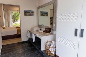 Luxury Double Room Single Use, Patio, Resort View | Laptop workspace, free WiFi