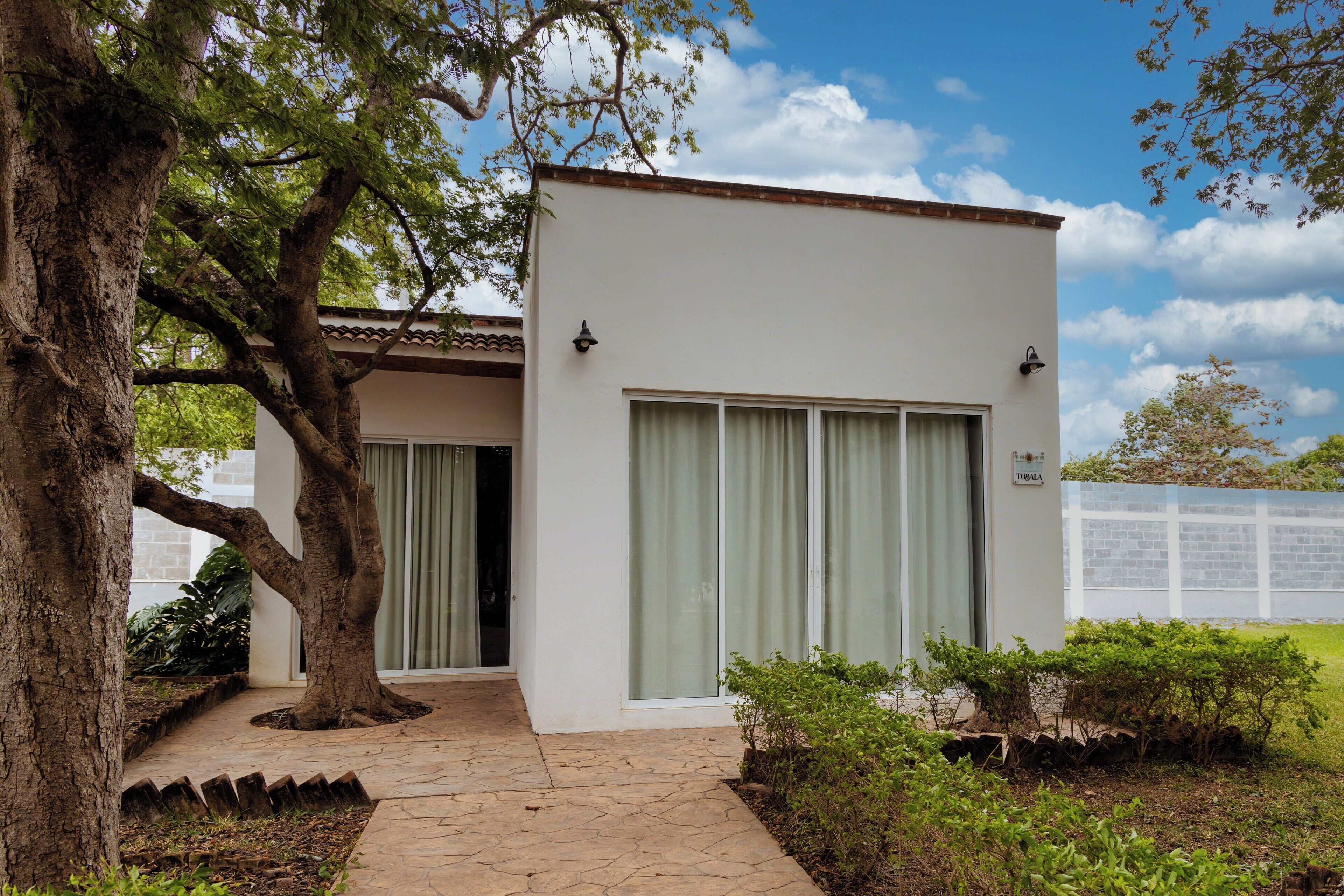 Espacio para trabajar con laptop y wifi gratis 