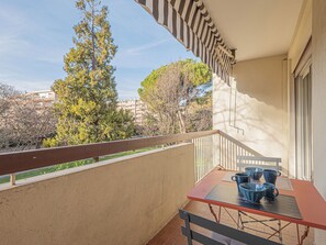Outdoor dining - Studio avec balcon et parking proche plages (Cannes)