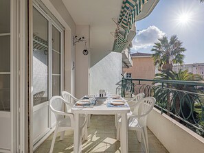 Outdoor dining - Le Bleu Ciel - Studio Croisette idéal congrès (Cannes)