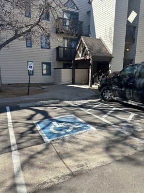 Unclassified image, 3 of 30, button