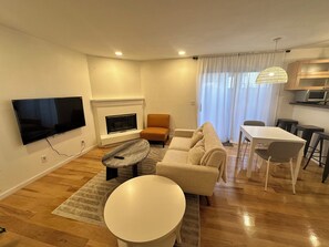 Smart TV, fireplace - Entire 2BR 2BA condo in Greenwood Village (Greenwood Village)