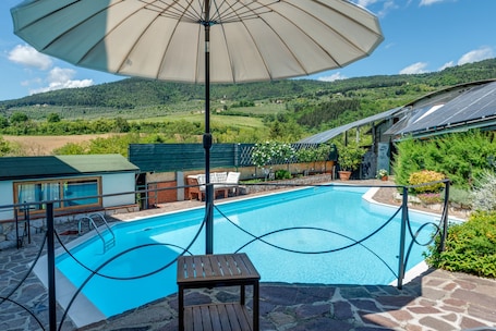 Pool. Spacious and Welcoming Apartment with Heated Pool