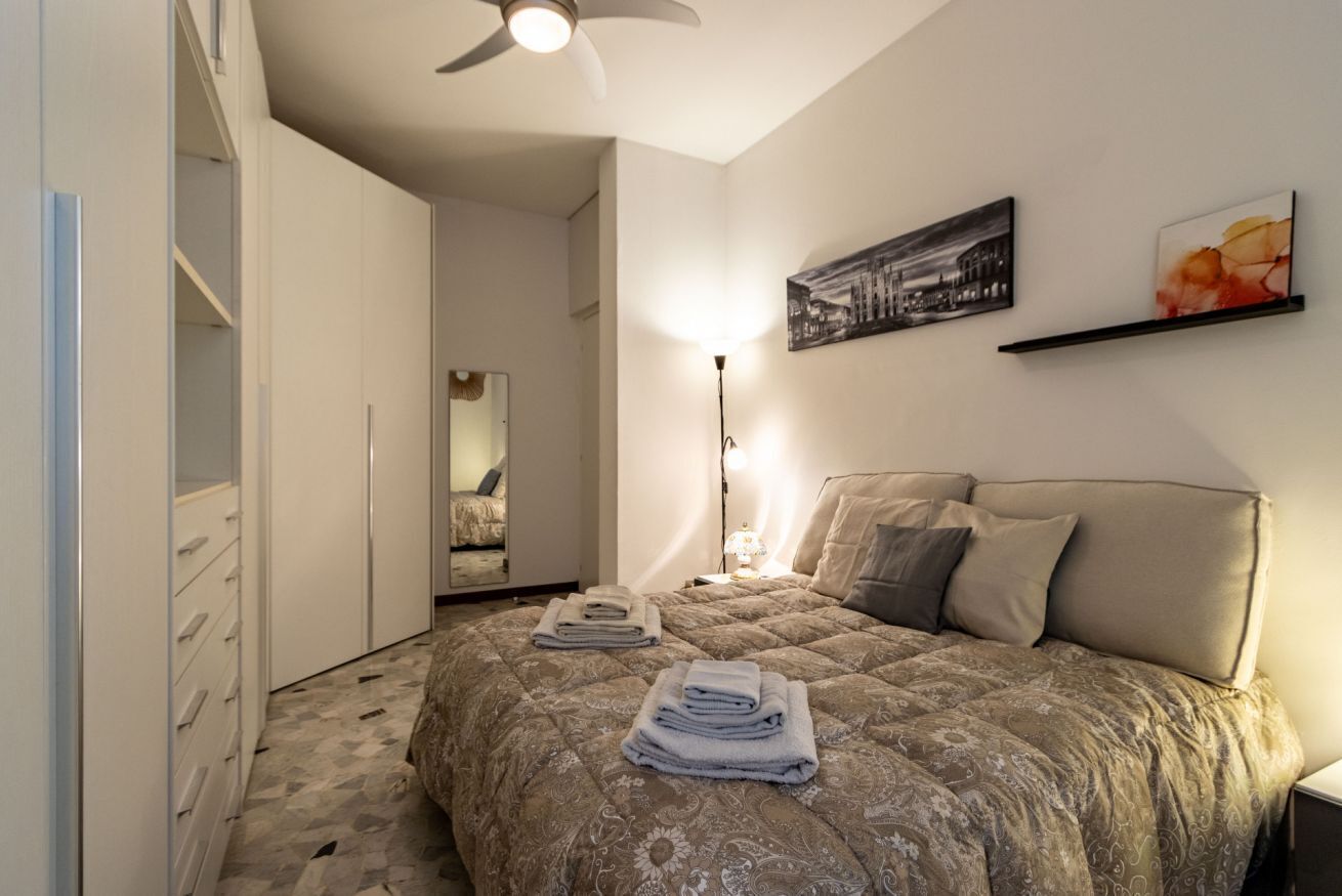 1 makuuhuone, silitysrauta/-lauta