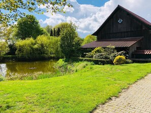 Property grounds - House with lake view (Fürstenau)
