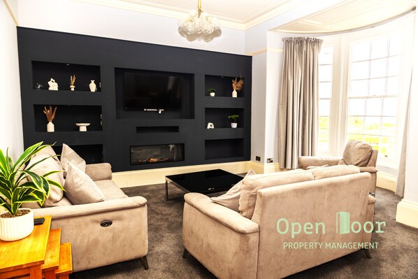 Living area - Bay Apt l Luxury l Central l Sea View (Morecambe)
