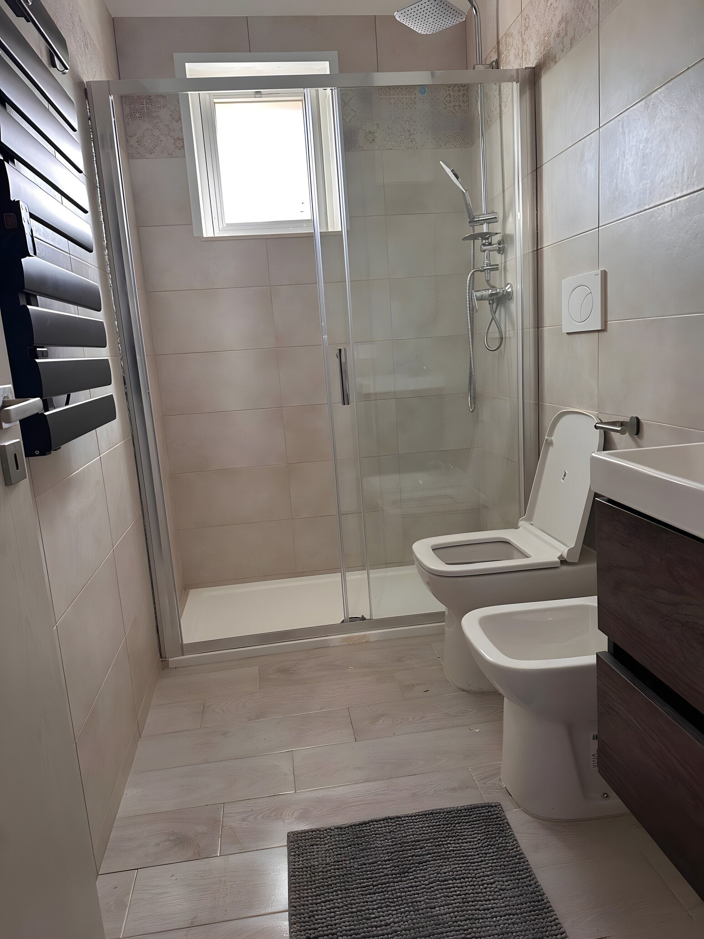 Doccia, asciugacapelli, asciugamani