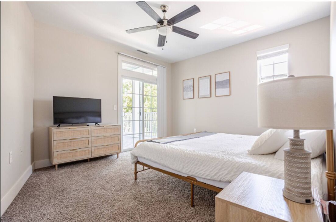 3 chambres, bureau, fer et planche à repasser, lit parapluie