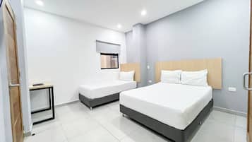 Tomannsrom – familie | Allergitestet sengetøy, skrivebord og skrivebord for bærbar PC