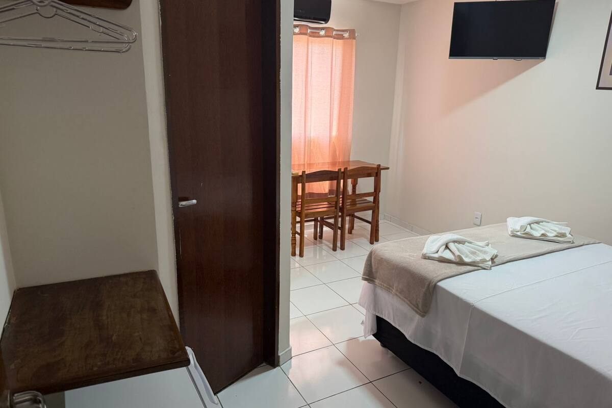 Habitación básica con 1 cama doble o 2 individuales | Wifi gratis
