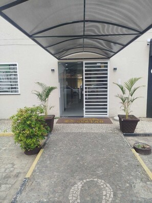 Perincian bahagian luar