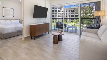 Apartamento de lujo, balcón, vistas a la playa | Interior