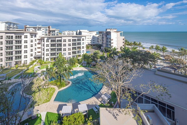 Apartament de luxe, balcó, vistes a la platja | Exterior