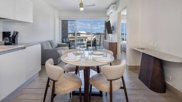 Luxury Apartment, Balcony, Beach View | Dining