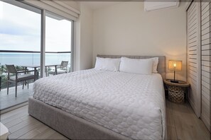 Luxury-Apartment, Balkon, Strandblick | Bügeleisen/Bügelbrett, kostenloses WLAN