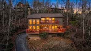Exterior - ONE Beary Good View 3BR-2BA in Gatlinburg Sleeps 9 (Gatlinburg)