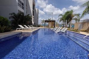 2 座室外游泳池