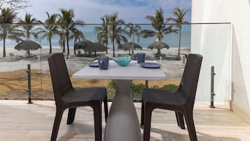 Departamento, balcón, vista al mar | Terraza o patio