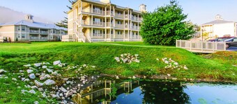 Welcome to Holiday Inn Club Vacations Oak 'n Spruce Resort, South Lee, MA