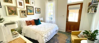 1 bed 1 bath in tranquil New Orleans style cottage