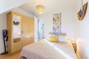 Strygejern/strygebræt, gratis Wi-Fi, sengetøj