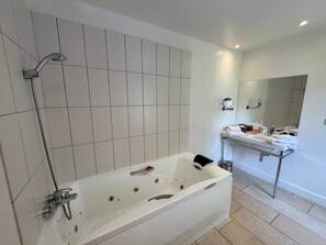Hair dryer, towels - Le Gite de Caroline - Avec Parking Privé (Fère-en-Tardenois)