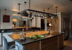 Dining - Le Gite de Caroline - Avec Parking Privé (Fère-en-Tardenois)