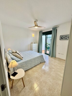 Iron/ironing board, WiFi, bed sheets - Apartment La Pituca II (Playa Blanca)