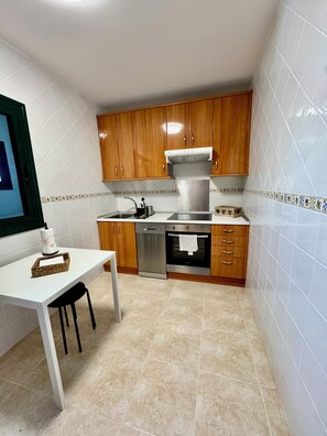 Microwave, oven, dishwasher - Apartment La Pituca II (Playa Blanca)
