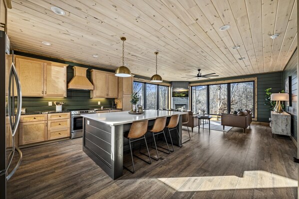 Interior - Indoor Heated Pool~Game Room~Families Welcome! (Sevierville)