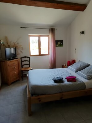 WiFi、ベッドシーツ