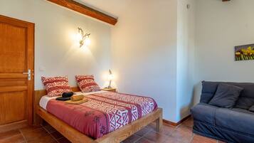 1 bedroom, WiFi, bed sheets
