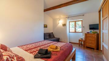 1 bedroom, WiFi, bed sheets