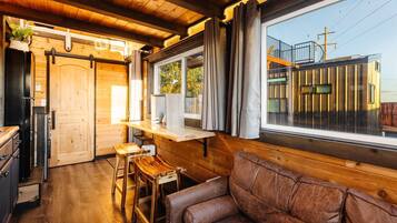 Een televisie en een kantoor