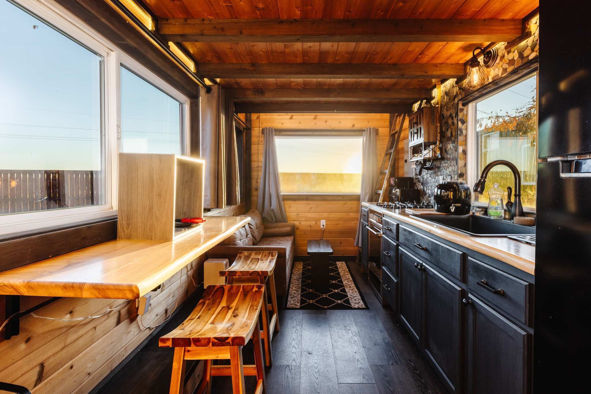 雪櫃、微波爐、焗爐、爐具