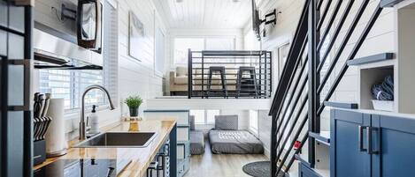 Vauvan matkasänky, Wi-Fi, vuodevaatteet