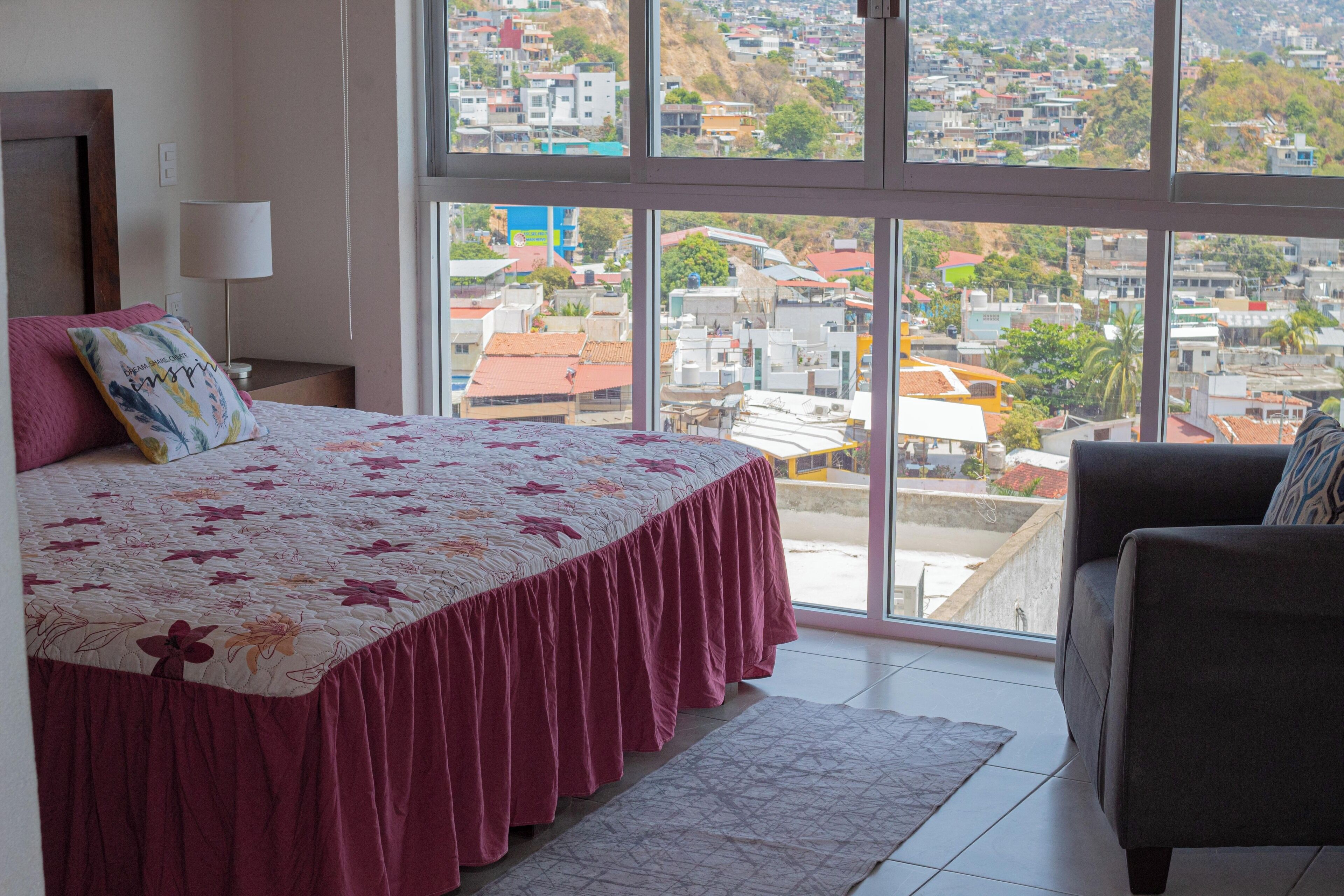 3 多间卧室、熨斗/熨衣板、免费 WiFi、床单