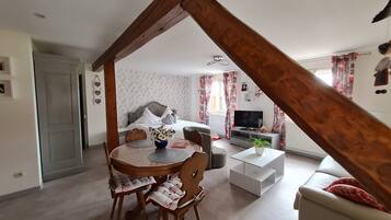 Bügeleisen/Bügelbrett, WLAN, Bettwäsche