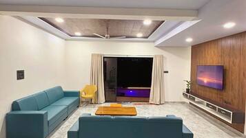 Televisión, chimenea