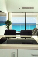 Penthouse, Balcony, Ocean View | Interior