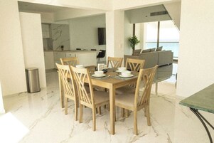 Penthouse, Balcony, Ocean View | Dining