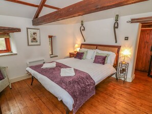2 bedrooms, individually decorated, individually furnished - The Bothy (Leyburn)