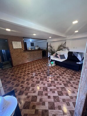 Living area - House for 8 guests with pool and barbecue, pets allowed. (Petrópolis)
