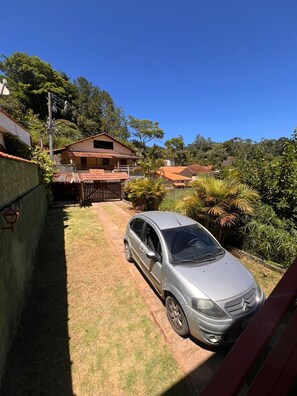 Property grounds - House for 8 guests with pool and barbecue, pets allowed. (Petrópolis)